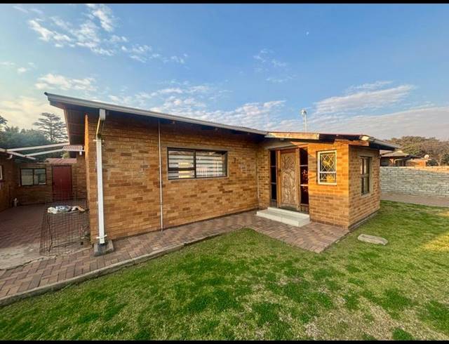 3 BEDROOM HOUSE FOR SALE IN VANDERBIJLPARK CE 2